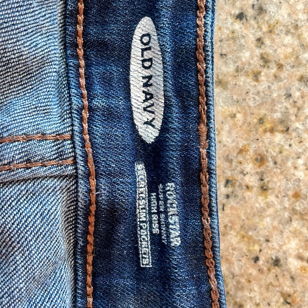 Junior/ girls Old Navy distressed jeans
